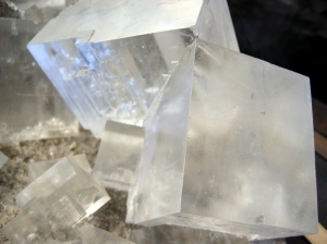 A macro shot of salt crystals taken in the Natural History Museum of Vienna. Source: w?odi via Wikimedia 